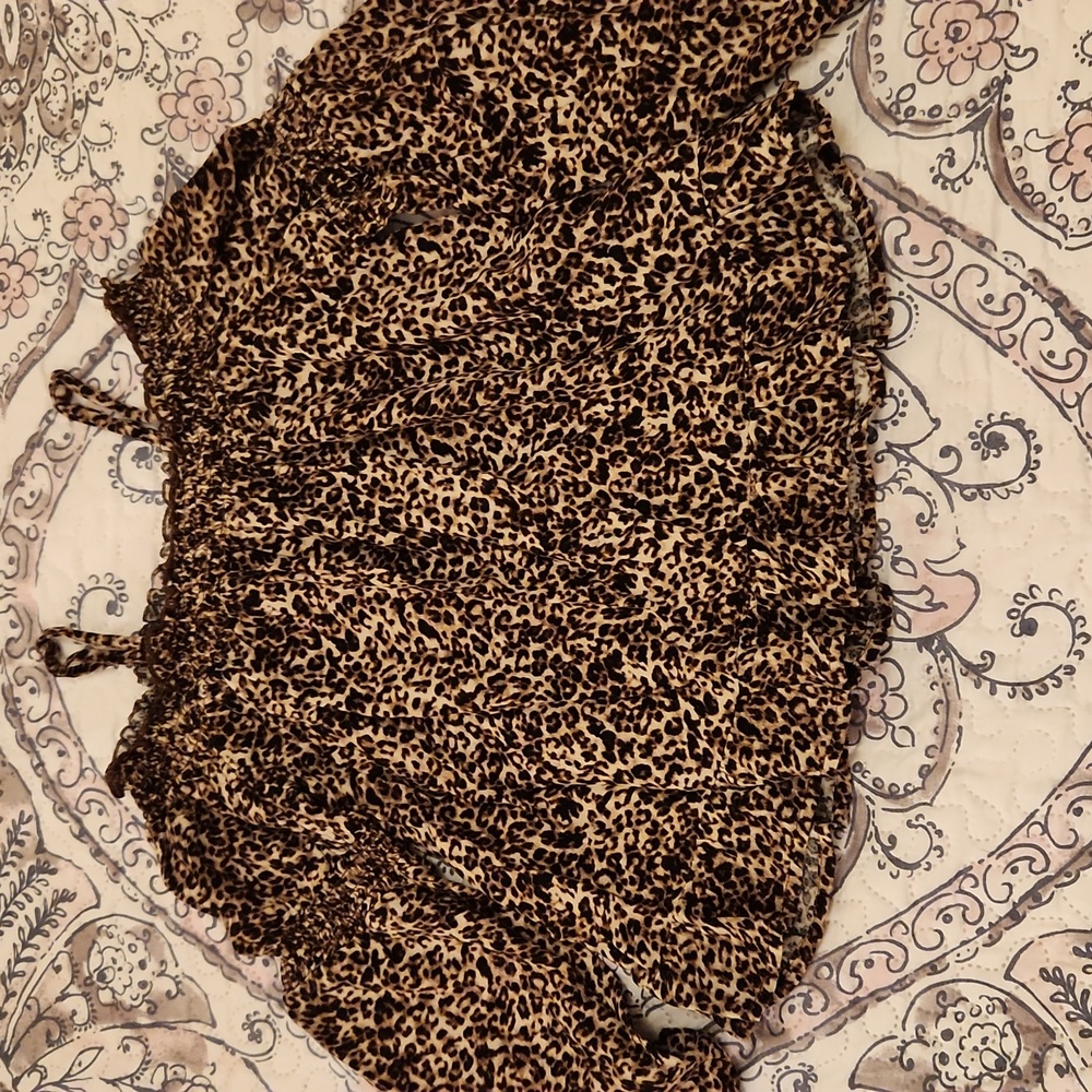 Leopard print top